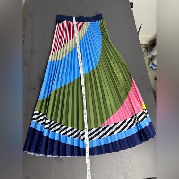 Le Superbe interrupted pattern pleated skirt in interrupted pattern - Picture 10 of 10